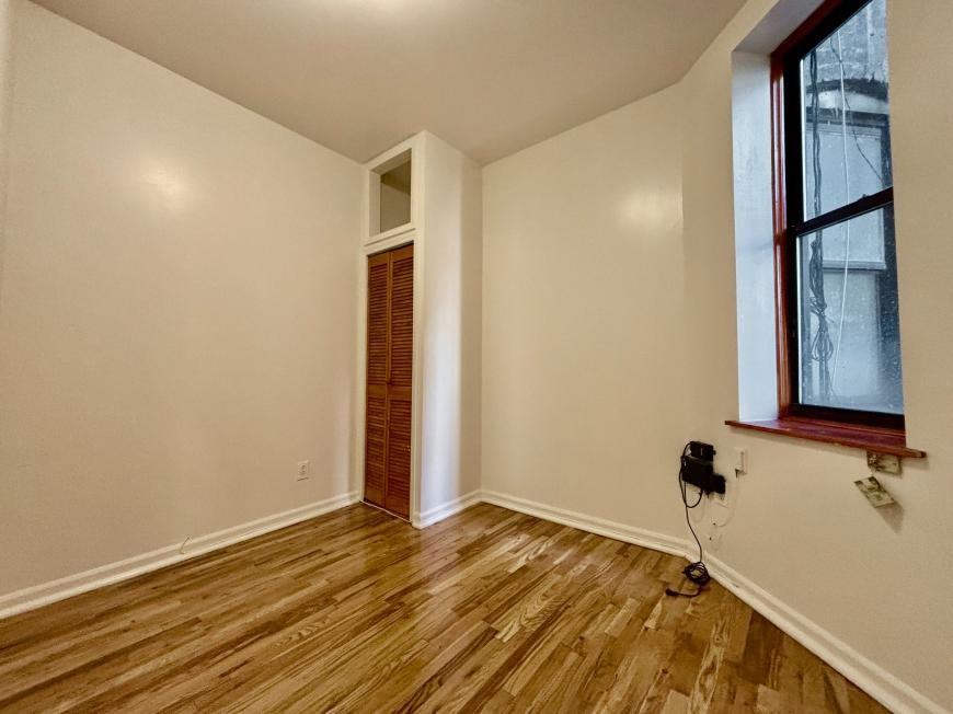 3135 Broadway - Photo 3 of 6