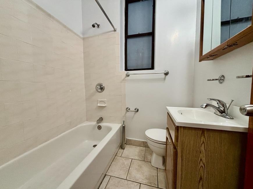 3135 Broadway - Photo 5 of 6