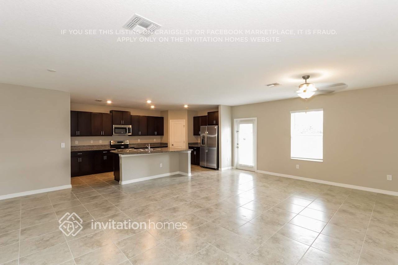 2247 Treesdale Ave - Photo 4 of 16