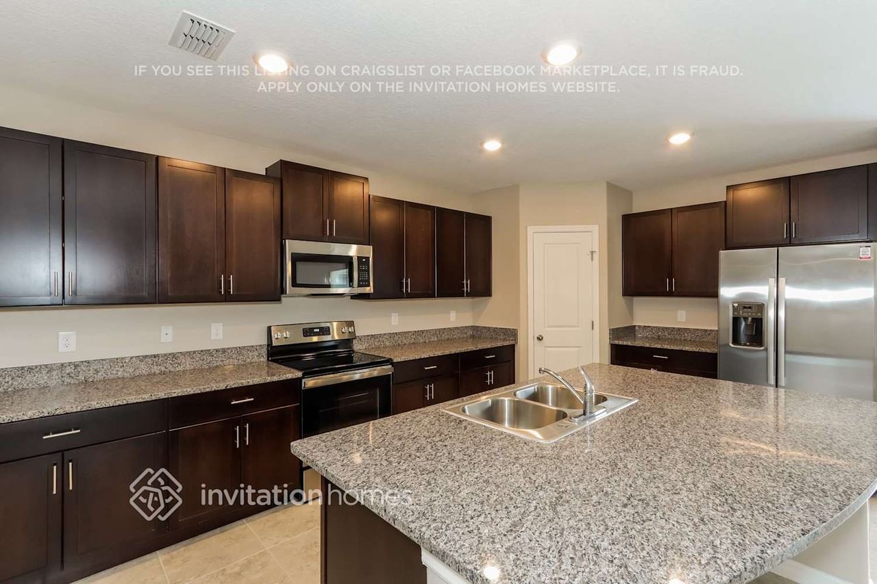 2247 Treesdale Ave - Photo 6 of 16