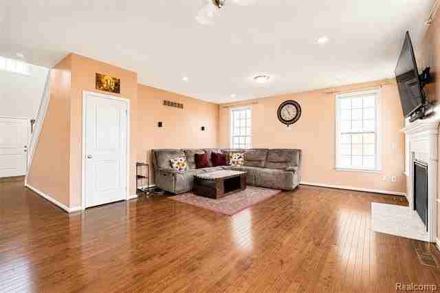50873 Scarborough Rd - Photo 5 of 33