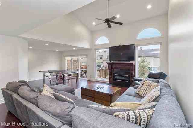 6322 Aspen Ridge Blvd - Photo 3 of 25
