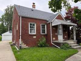 featured image of 20715 Huntington Ave