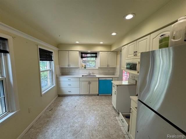 20715 Huntington Ave - Photo 3 of 14