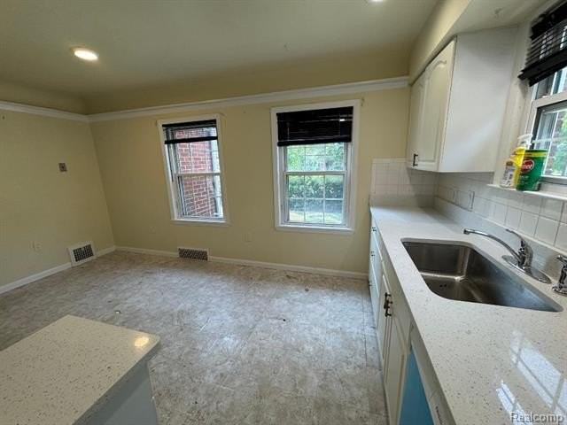 20715 Huntington Ave - Photo 4 of 14