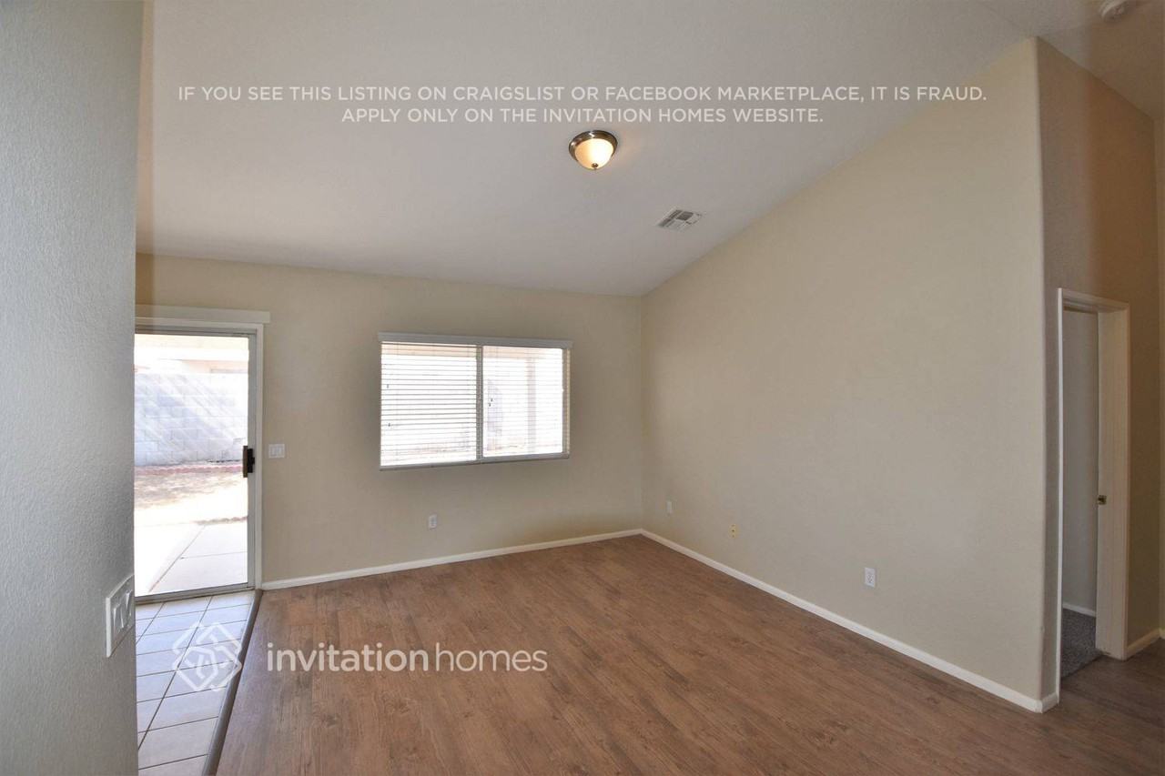 16168 W Sherman St - Photo 4 of 15