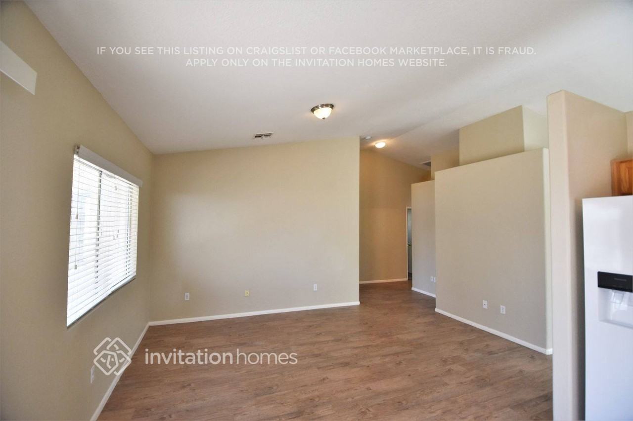16168 W Sherman St - Photo 5 of 15
