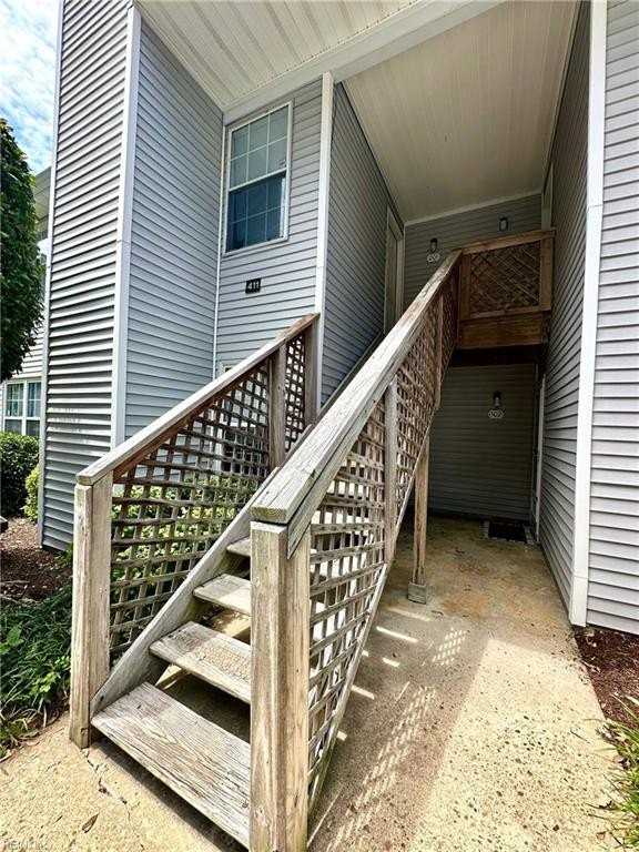 411 Sea Pointe Ct #201 - Photo 2 of 10
