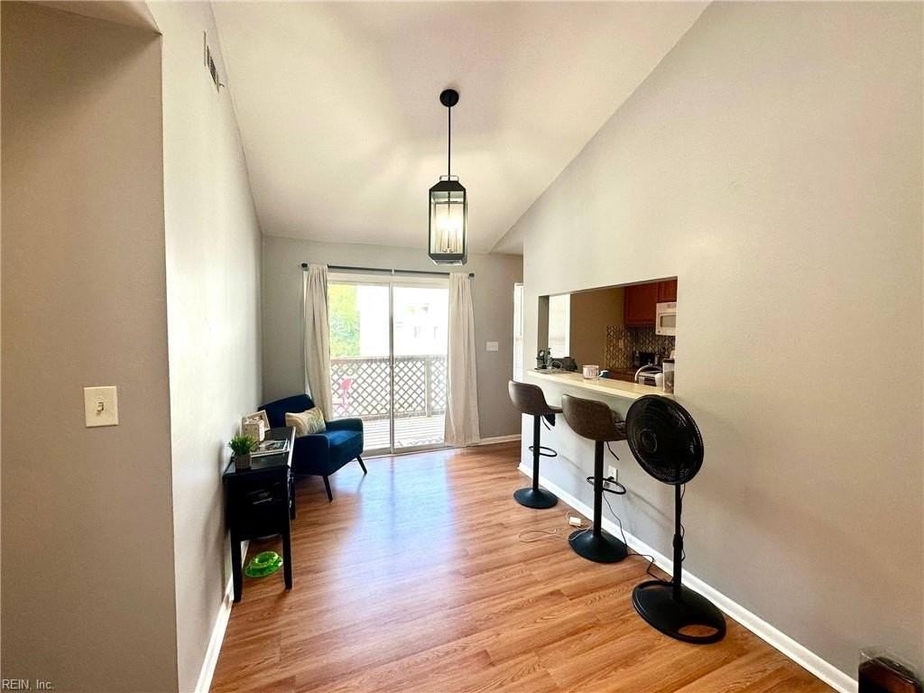 411 Sea Pointe Ct #201 - Photo 5 of 10