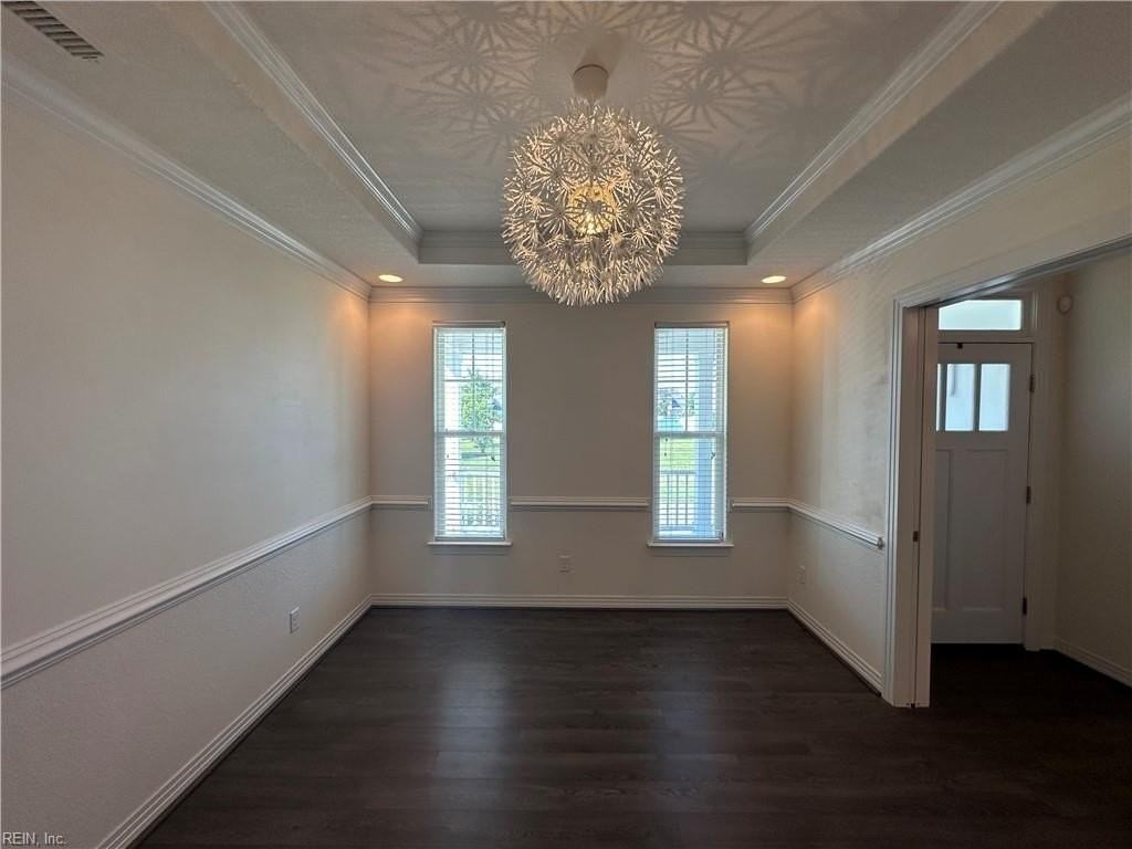 2212 Martlet Ln - Photo 5 of 47