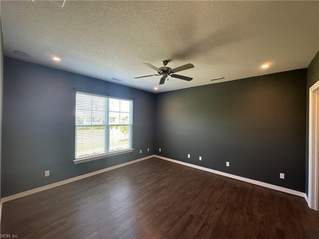 2212 Martlet Ln - Photo 7 of 47