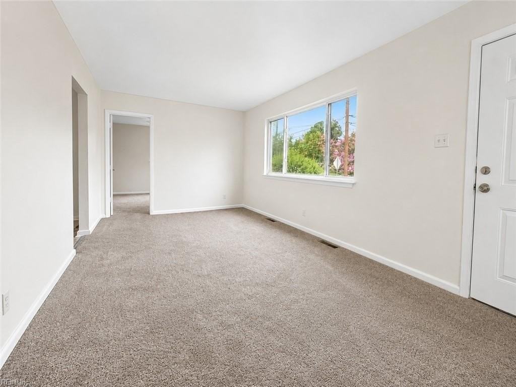 501 S 6th St - Photo 3 of 15