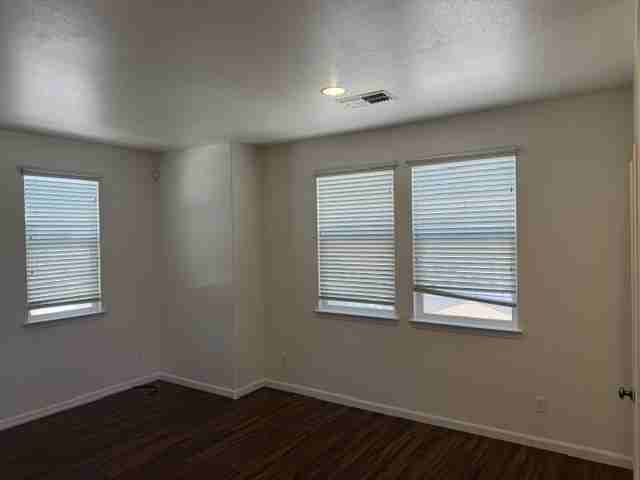 435 W Saint Francis Ave - Photo 4 of 20