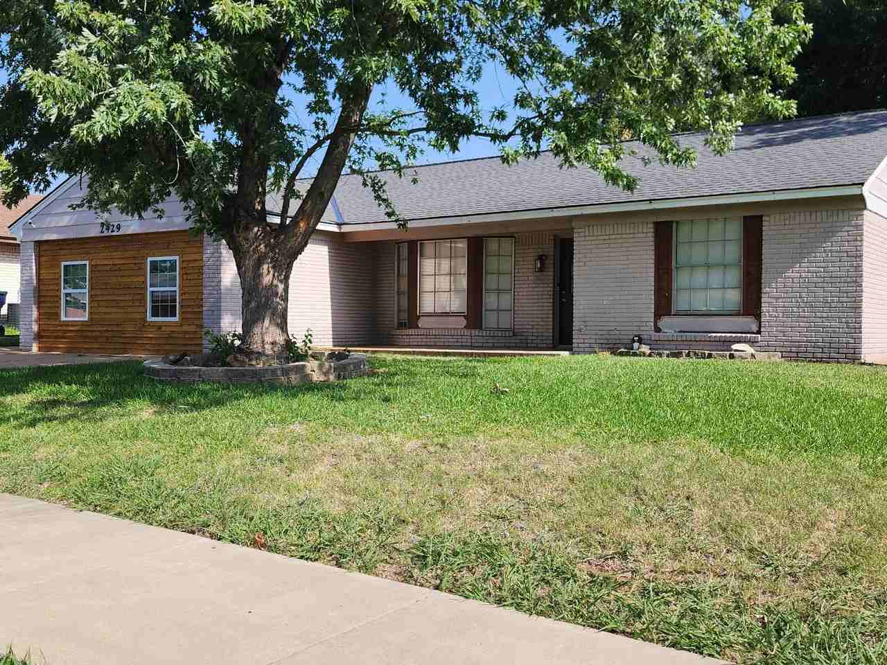 2429 Nw 110th St #1 - Photo 3 of 50