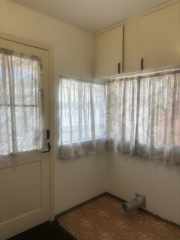 511 Coffee Rd #1 - Photo 5 of 14