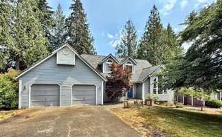 featured image of 1128 Nw Thornwood Cir #1