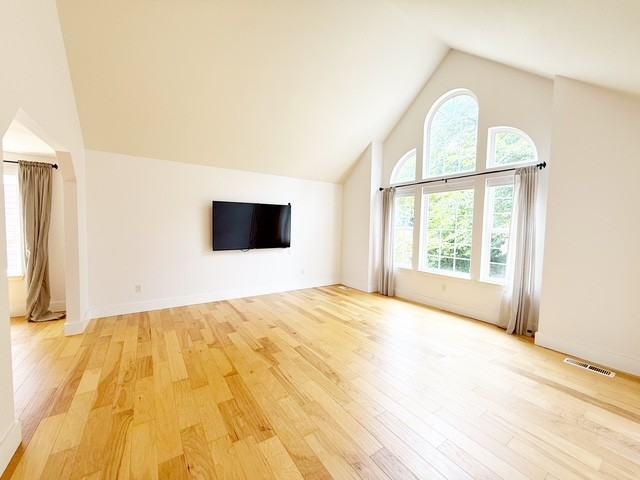 1128 Nw Thornwood Cir #1 - Photo 3 of 50