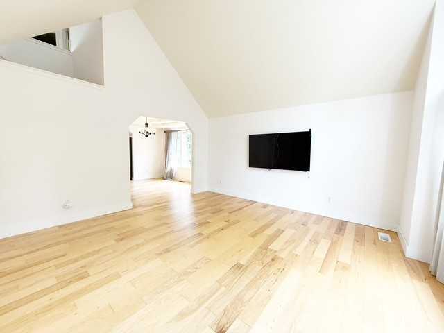1128 Nw Thornwood Cir #1 - Photo 4 of 50
