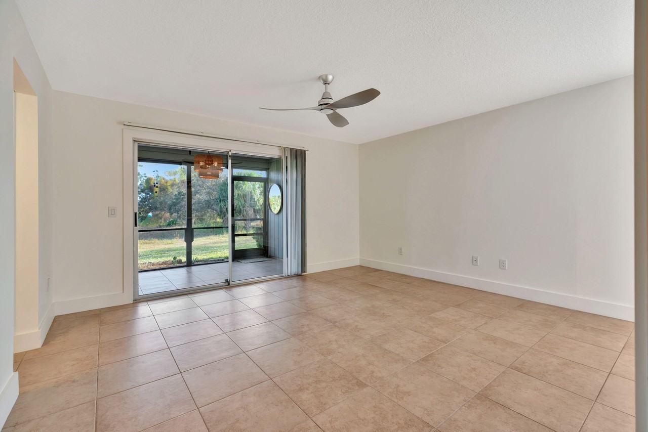 8132 Se Croft Cir #A1 - Photo 3 of 32