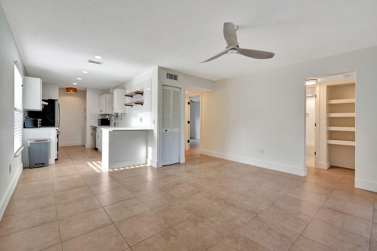 8132 Se Croft Cir #A1 - Photo 6 of 32