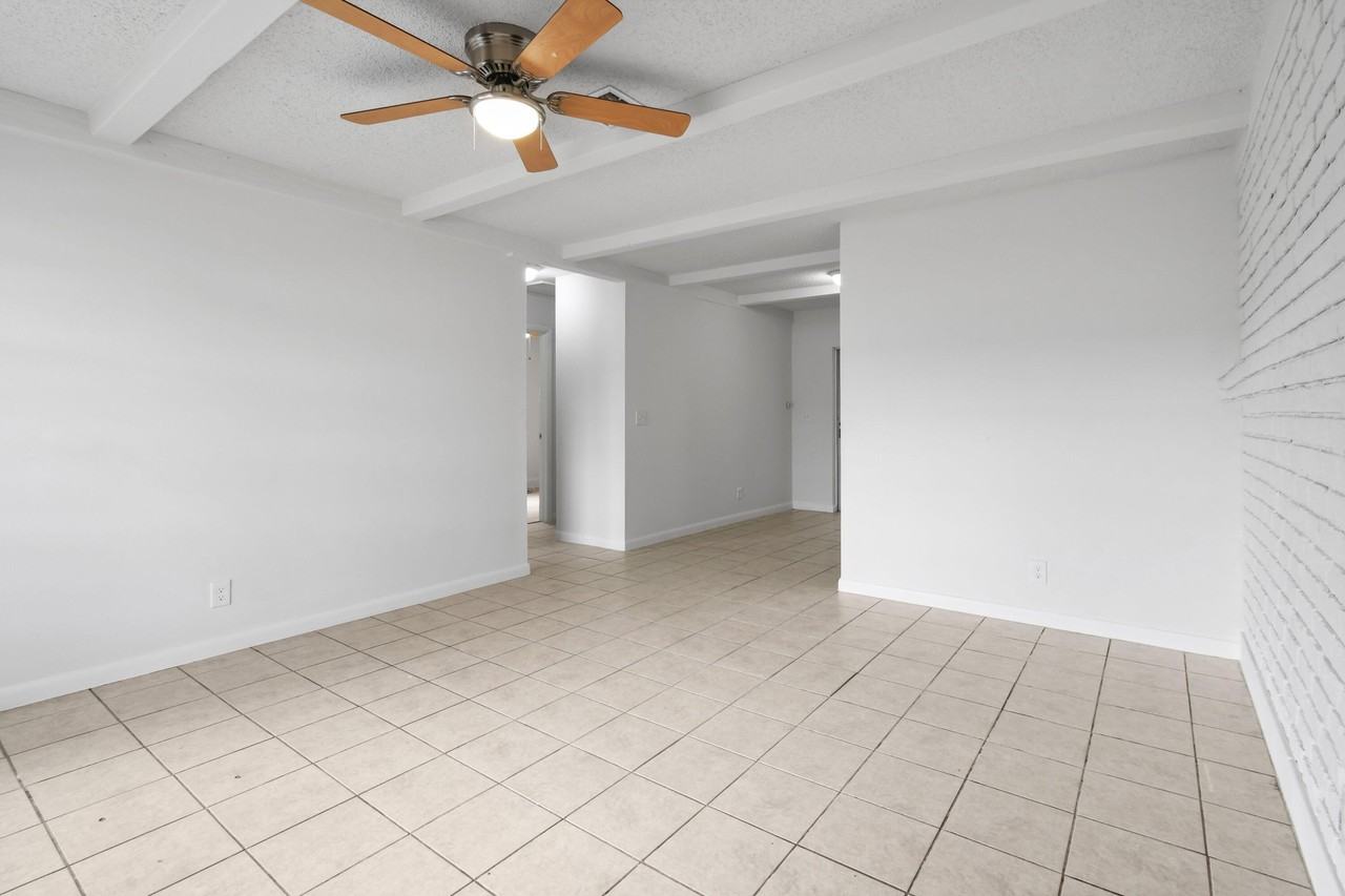 8401 Se Sunset St - Photo 5 of 26
