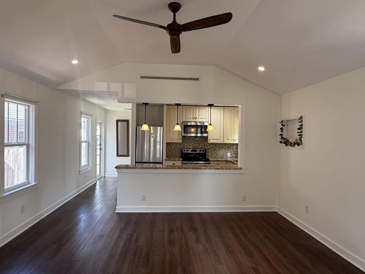427 N J St - Photo 2 of 14