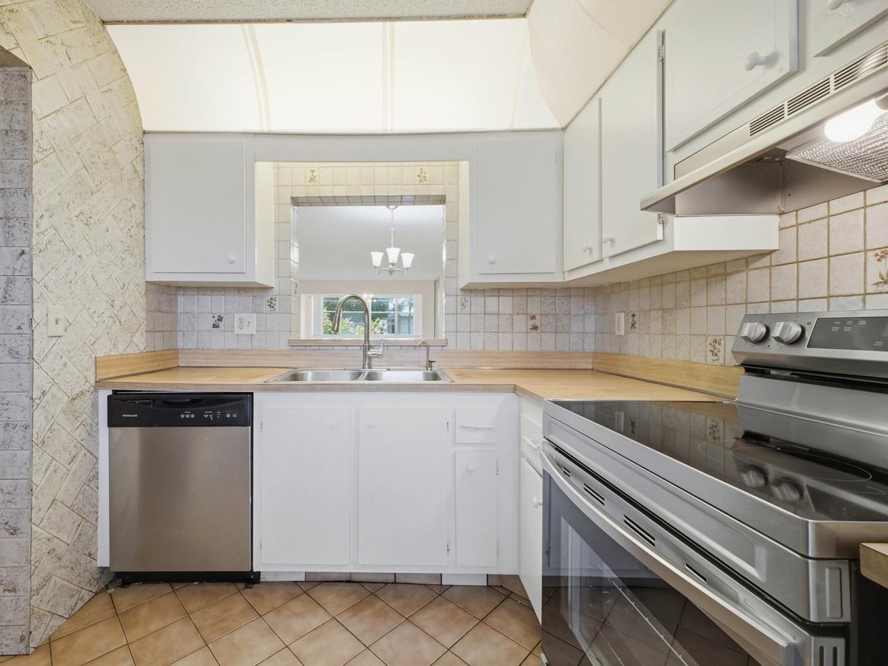 2960 Sw 22nd Ave #8120 - Photo 6 of 38
