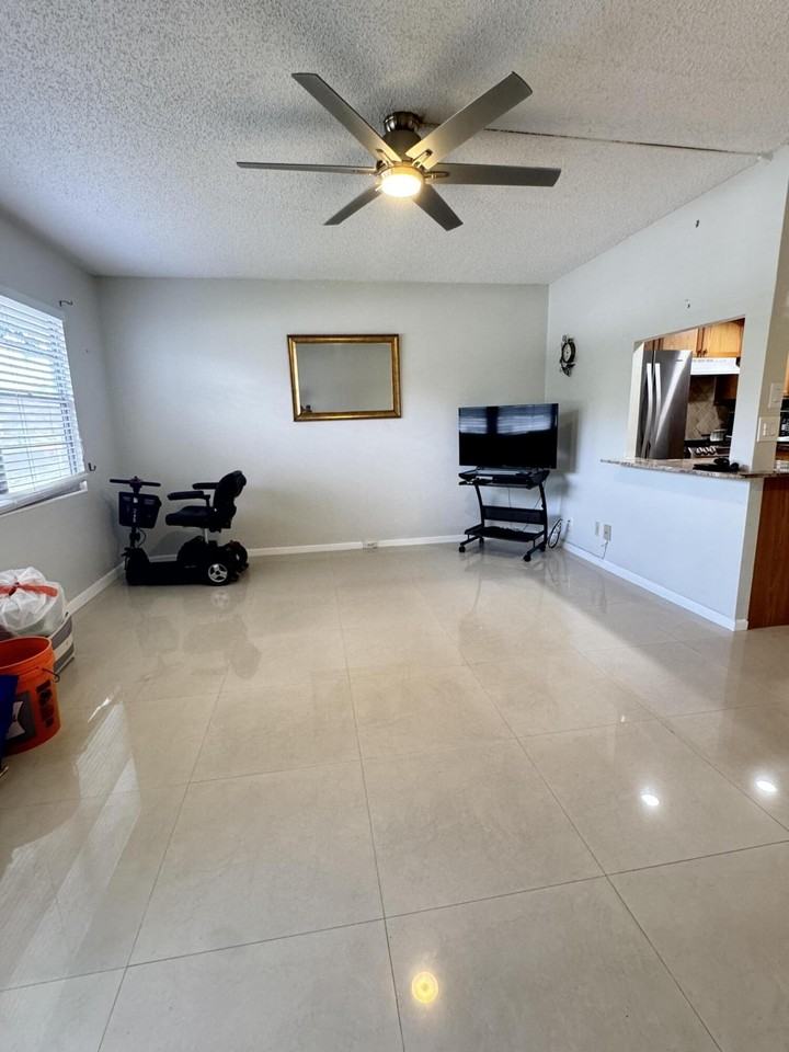 1036 Harwood D #1036 - Photo 4 of 22