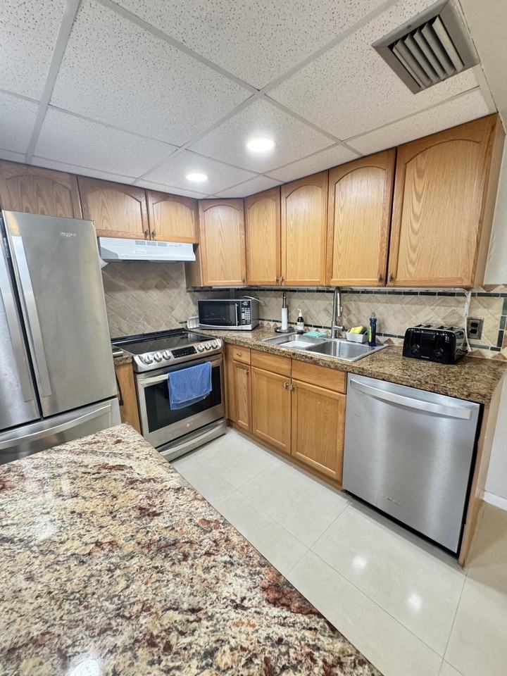 1036 Harwood D #1036 - Photo 7 of 22