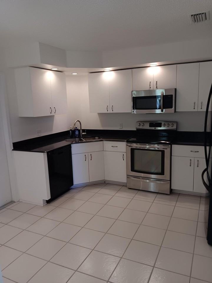 23157 Fountain View Drive #E - Photo 2 of 25