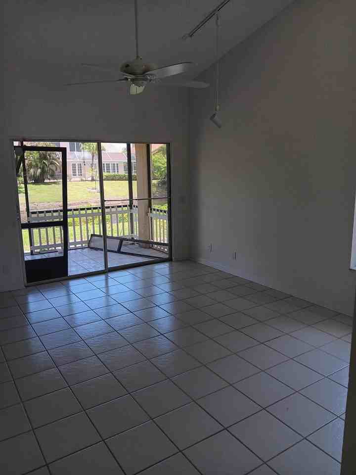 23157 Fountain View Drive #E - Photo 5 of 25