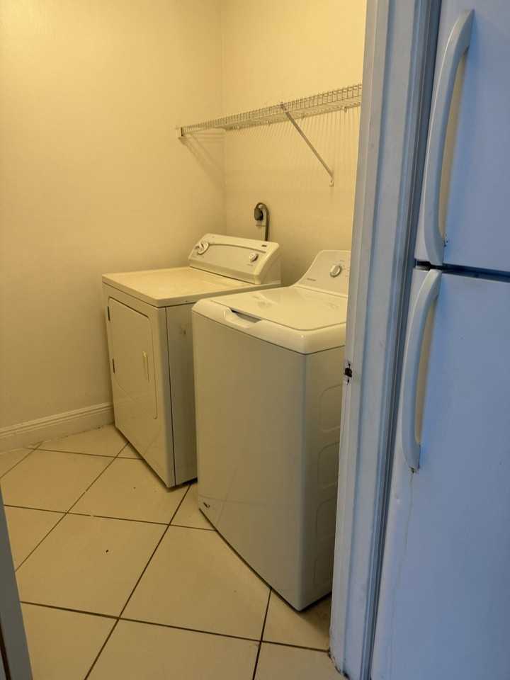 2313 N Congress Ave #18 - Photo 2 of 10