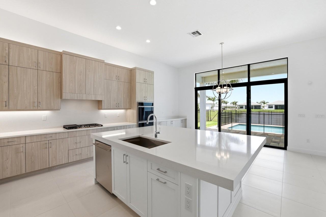9008 Corsican Finch Ct - Photo 3 of 29