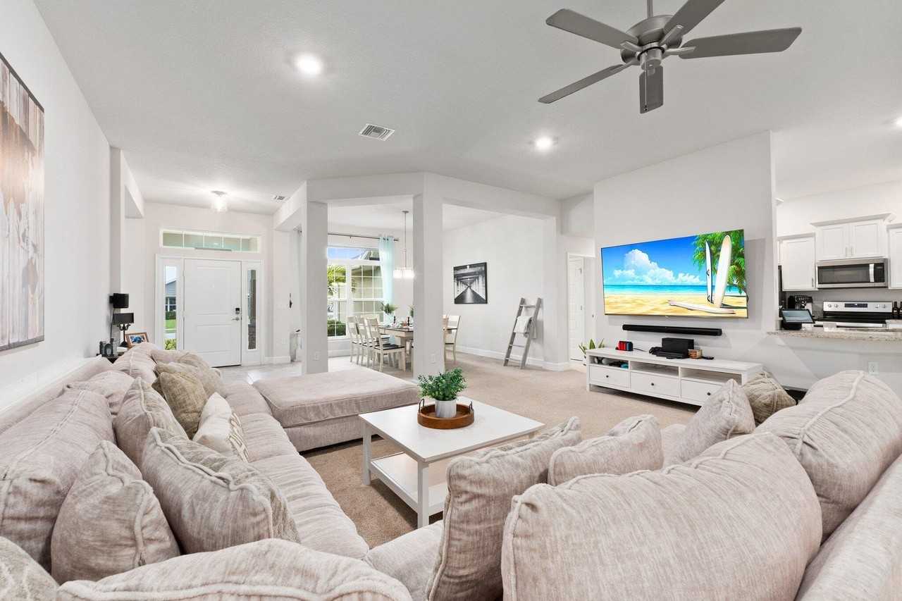 8324 Amalfi Cir - Photo 2 of 50