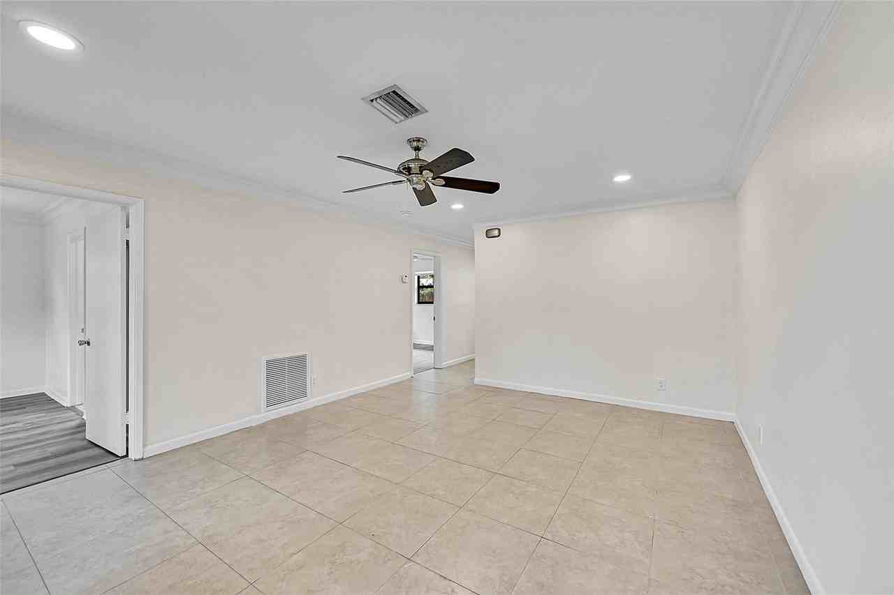 2200 Ne 54th St #EAST - Photo 6 of 28