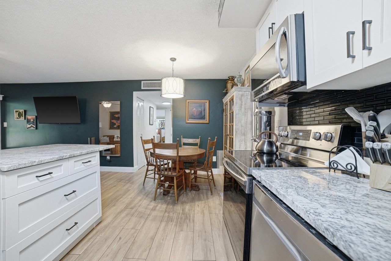 9412 S Belfort Cir #115 - Photo 6 of 23