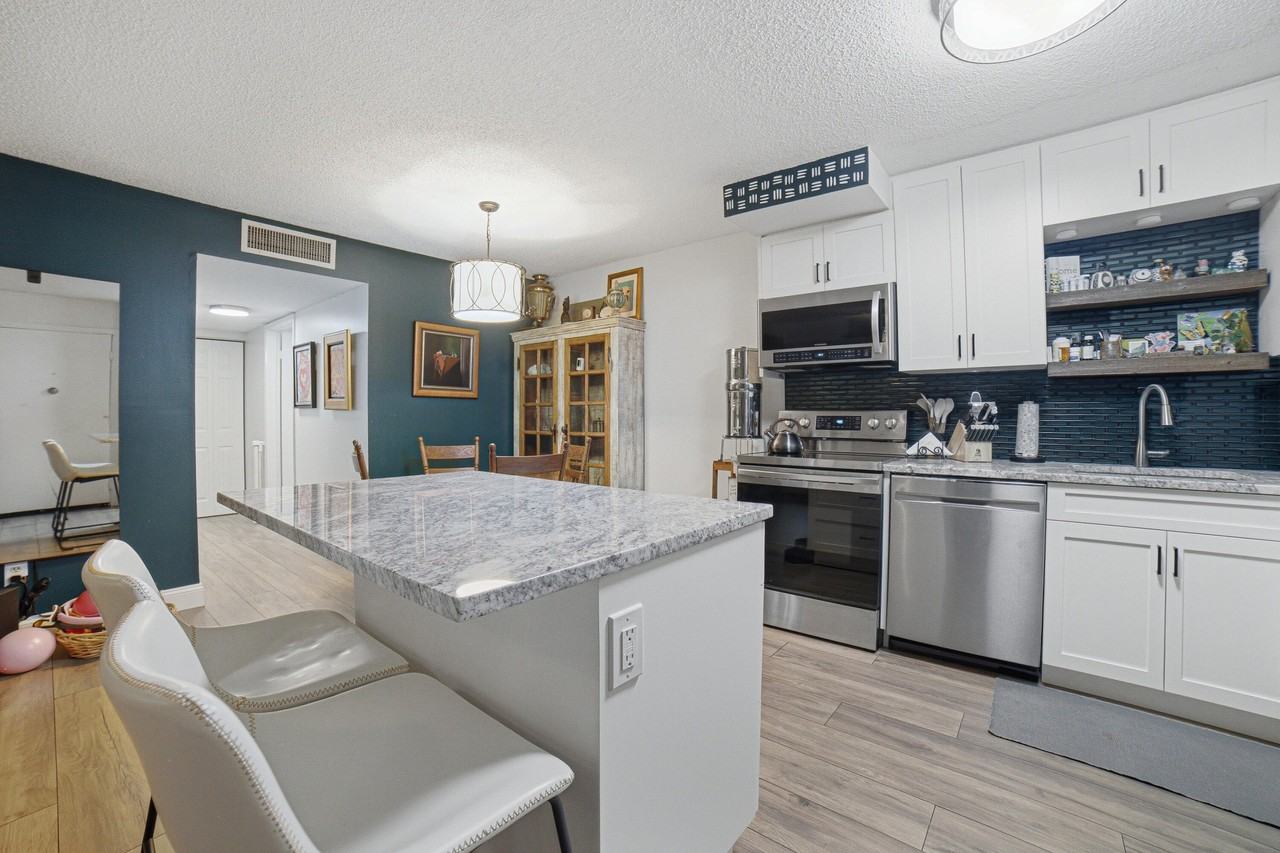 9412 S Belfort Cir #115 - Photo 7 of 23