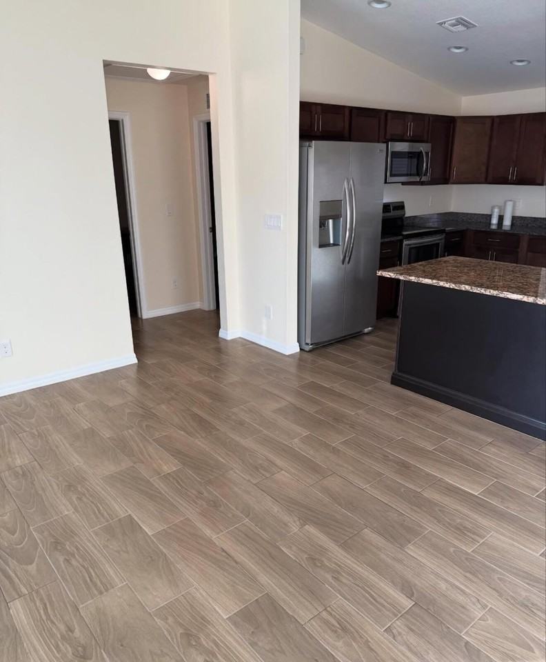 5008 S Obispo Cir - Photo 2 of 8
