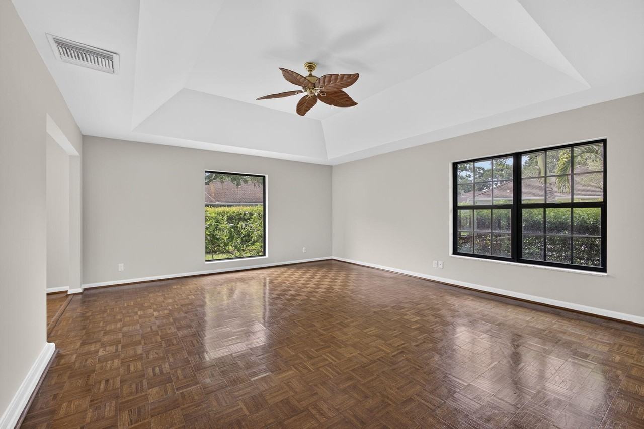 11354 Briarwood Pl - Photo 7 of 48