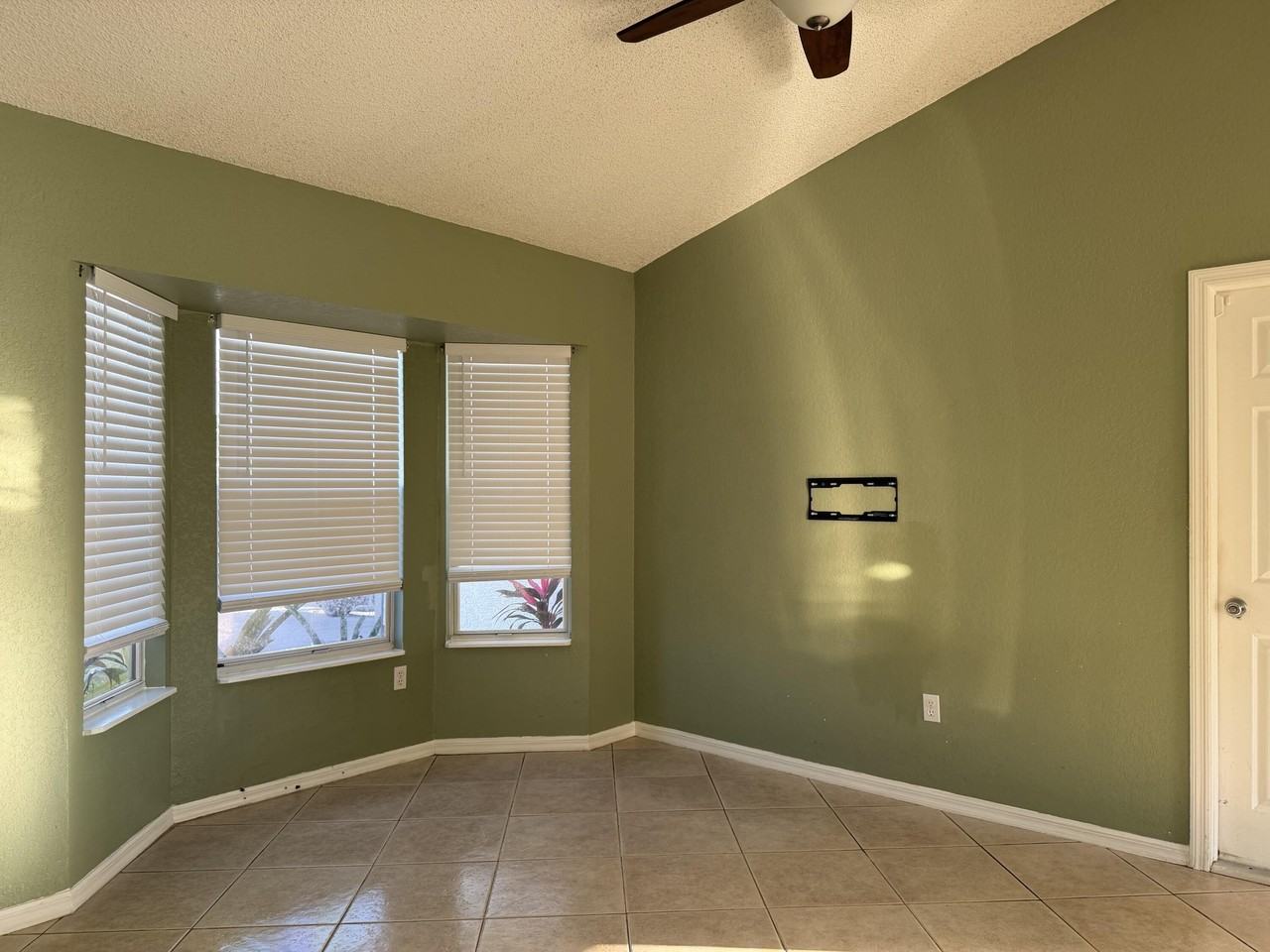 3802 Sw Kocerik St - Photo 2 of 9