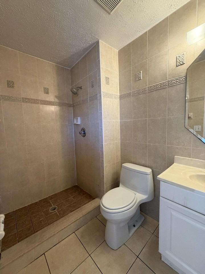 3802 Sw Kocerik St - Photo 5 of 9