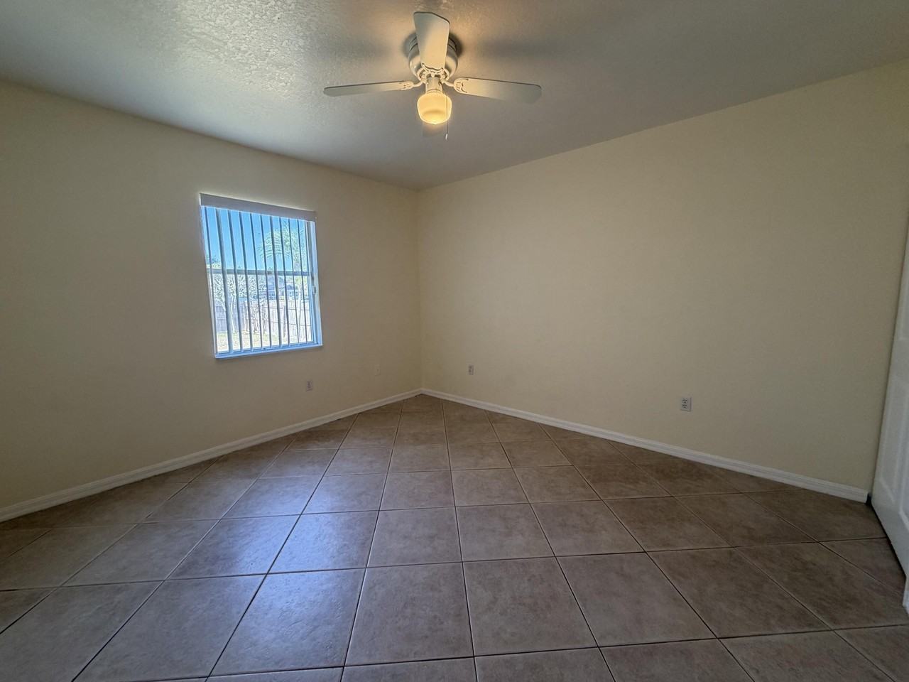 3802 Sw Kocerik St - Photo 6 of 9