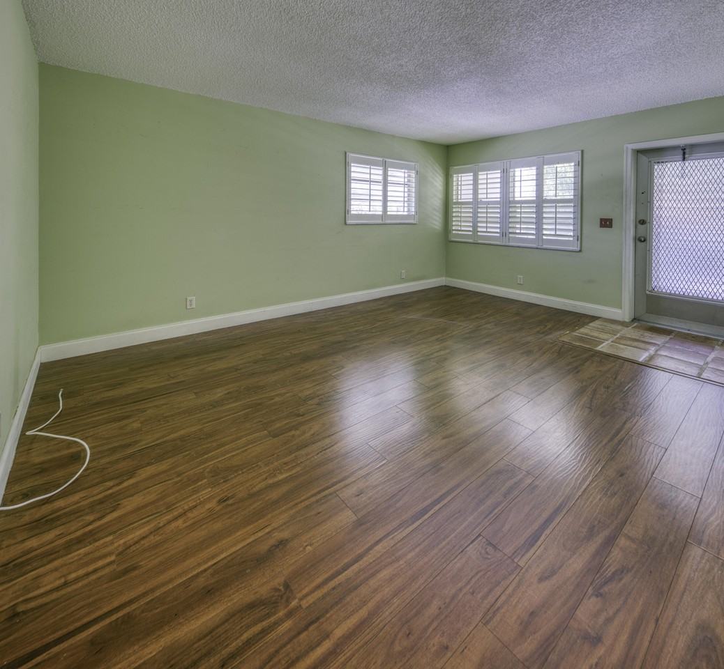 216 N Federal Hwy #8 - Photo 2 of 14