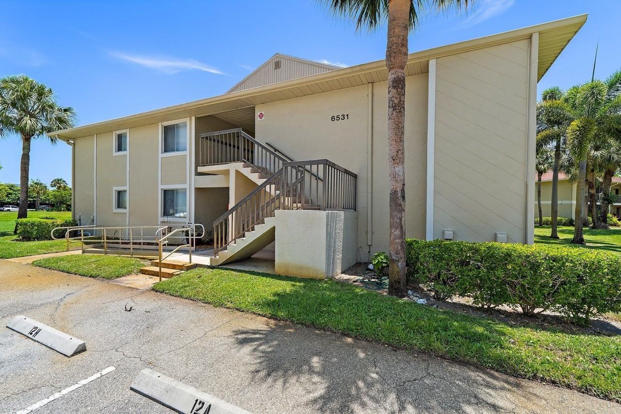 6531 Chasewood Dr #H - Photo 4 of 37