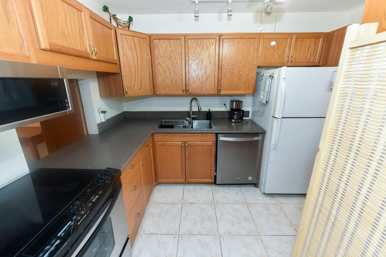 166 Lake Carol Dr - Photo 4 of 25