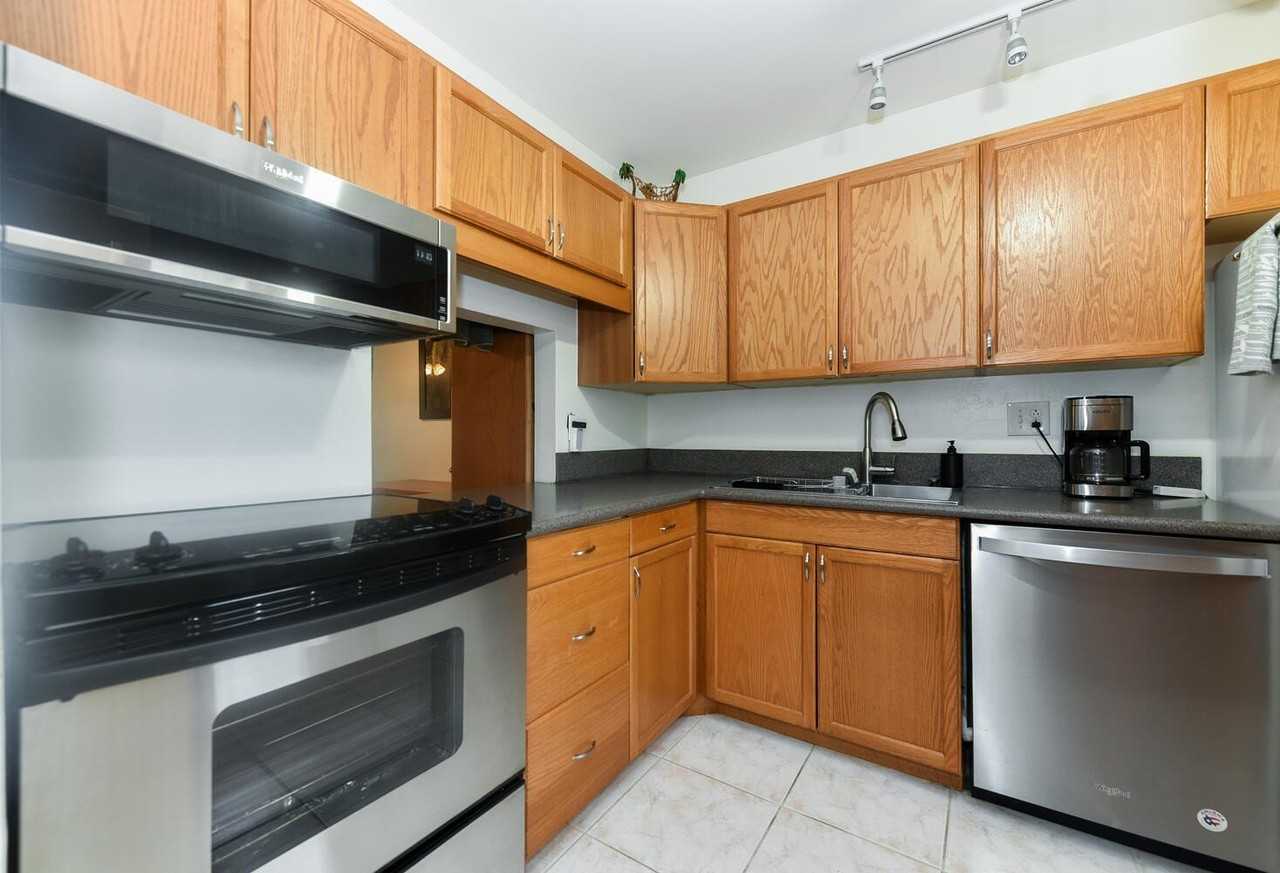 166 Lake Carol Dr - Photo 5 of 25