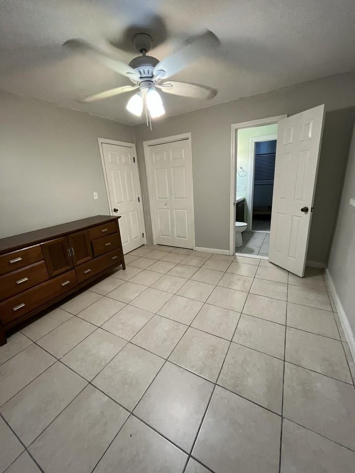105 Se 15th St #A - Photo 5 of 7