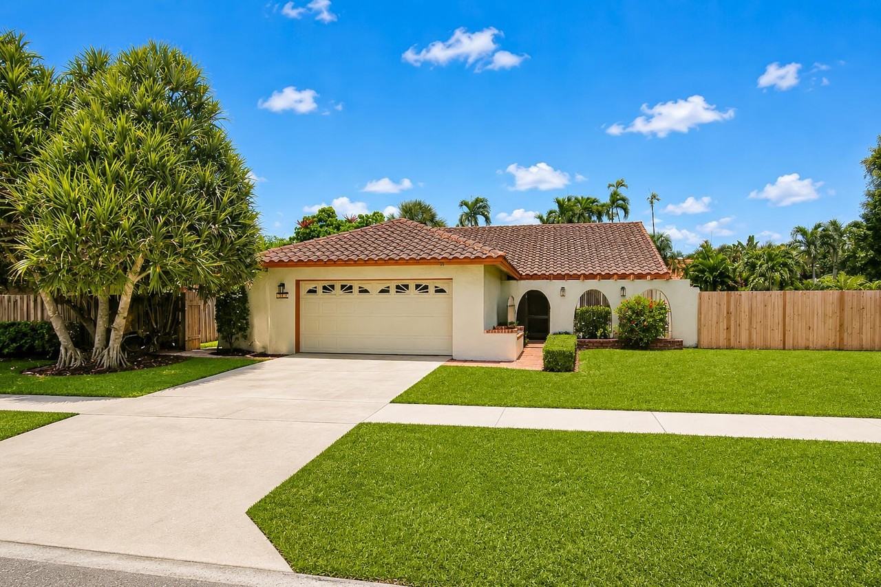 7407 Silver Woods Ct - Photo 2 of 31