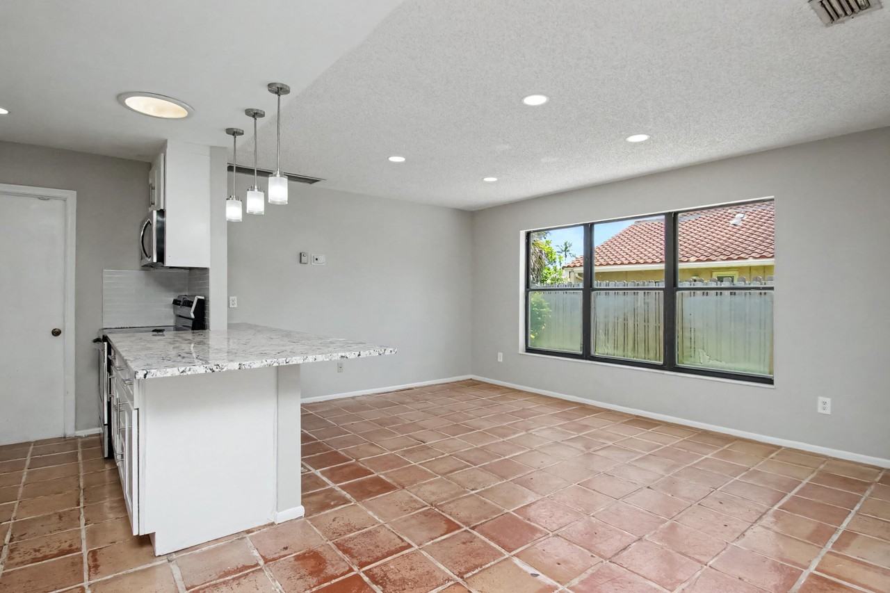 7407 Silver Woods Ct - Photo 7 of 31