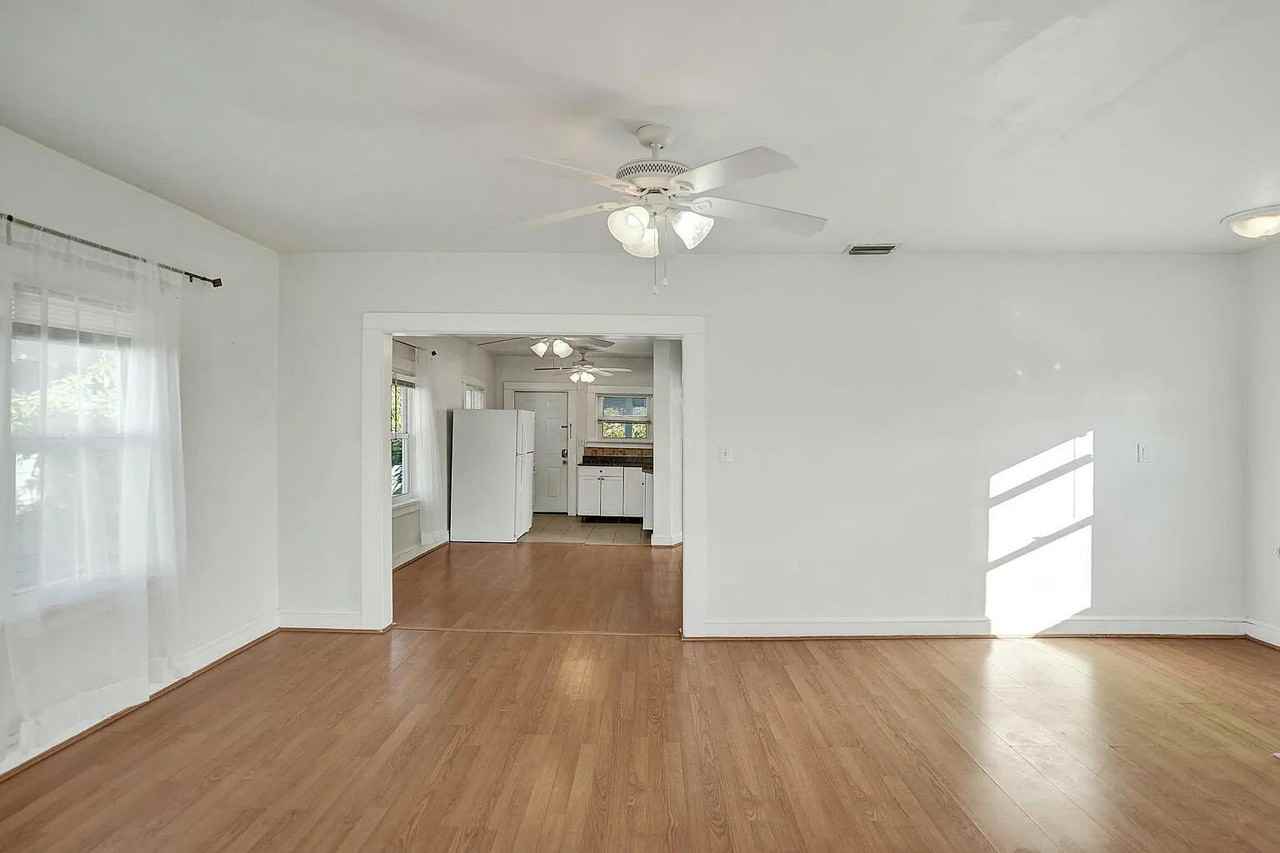 420 3rd Ave S - Photo 5 of 10